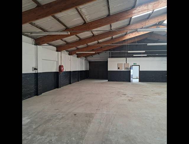 INDUSTRIAL PROPERTY TO RENT IN NORTH END